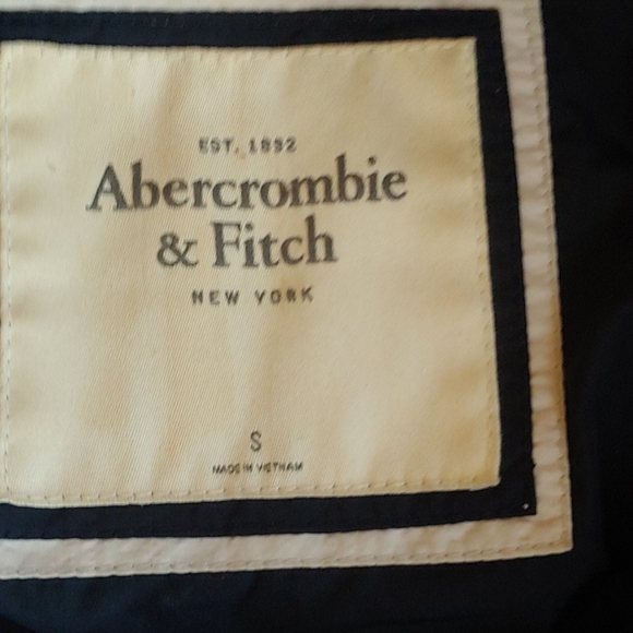 Woman's small A&F winter jacket - Picture 2 of 3